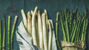 Which wine to drink with green or white asparagus? The Le Roux Vins guide Quel vin boire avec des asperges vertes ou blanches Welcher Wein passt zu grünem oder weissem Spargel? Der Guide von Le Roux Vins